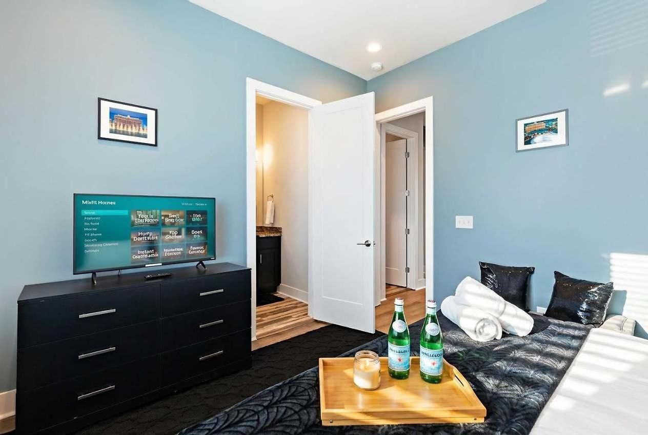 Private With Rooftop Game Near Downtown Nashville