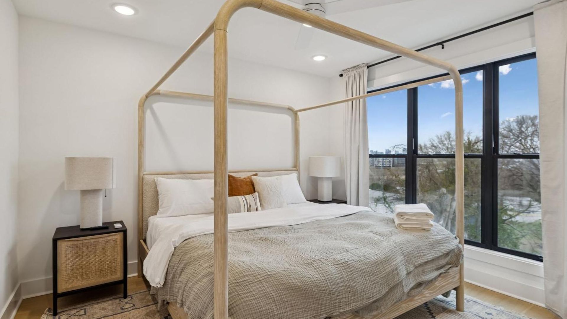 Holiday home Chic Nash Townhouse Rooftop Patio And Views Nashville