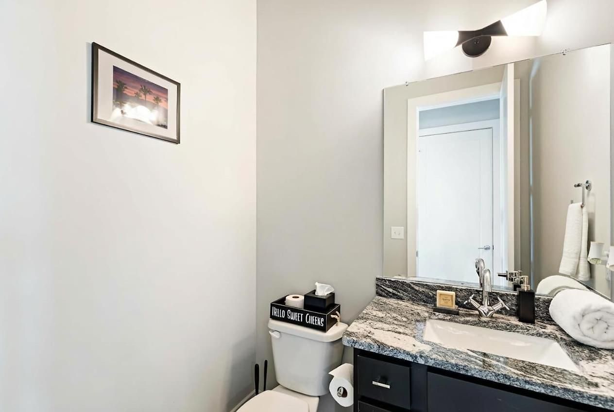 Private With Rooftop Game Near Downtown Holiday home Nashville