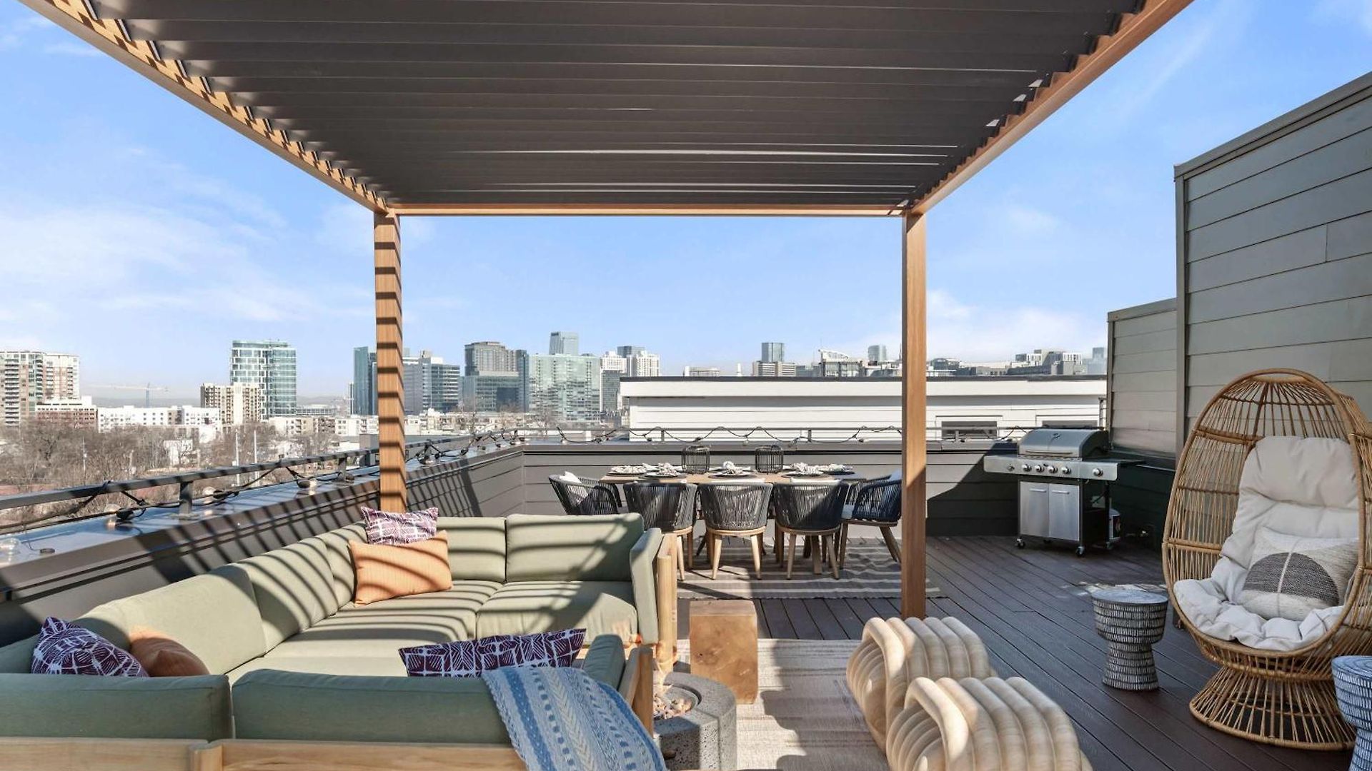 The Ridgeline - New Rooftop Retreat Near The Gulch Holiday home