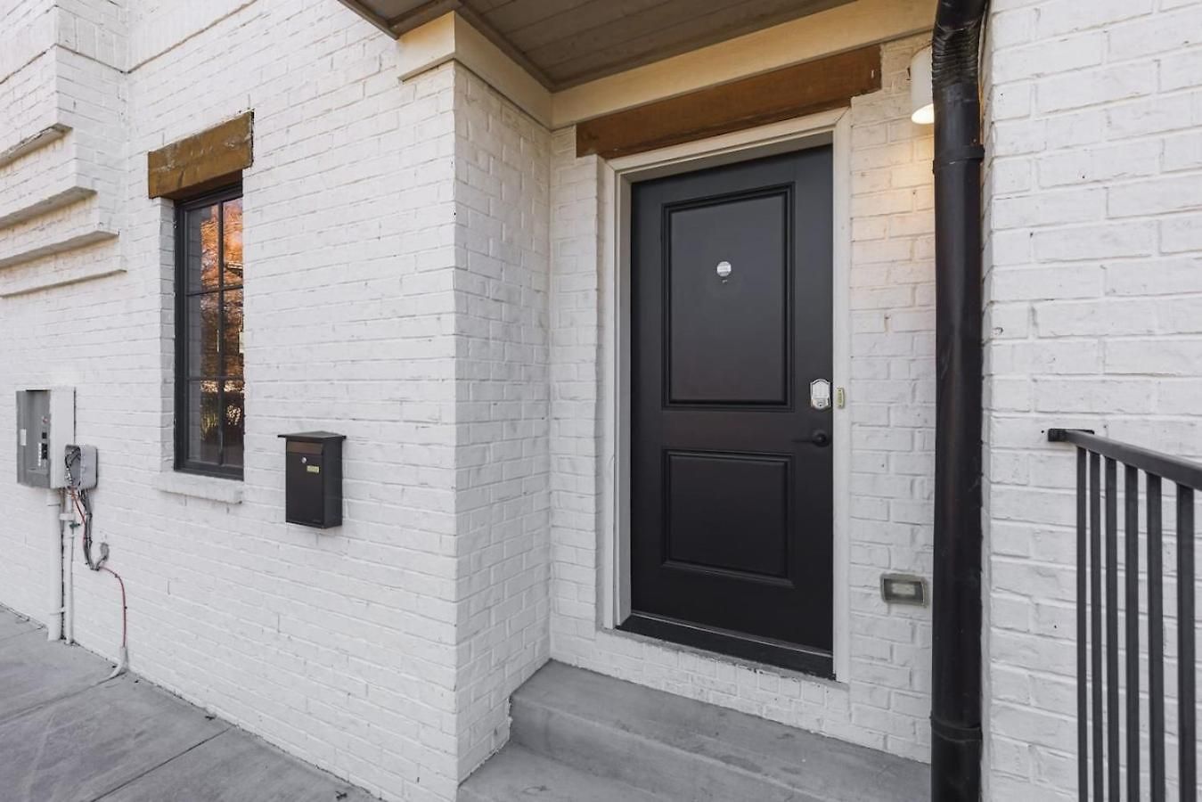 Near Vanderbilt And Belmont With Garage, Pool Table Holiday home Nashville