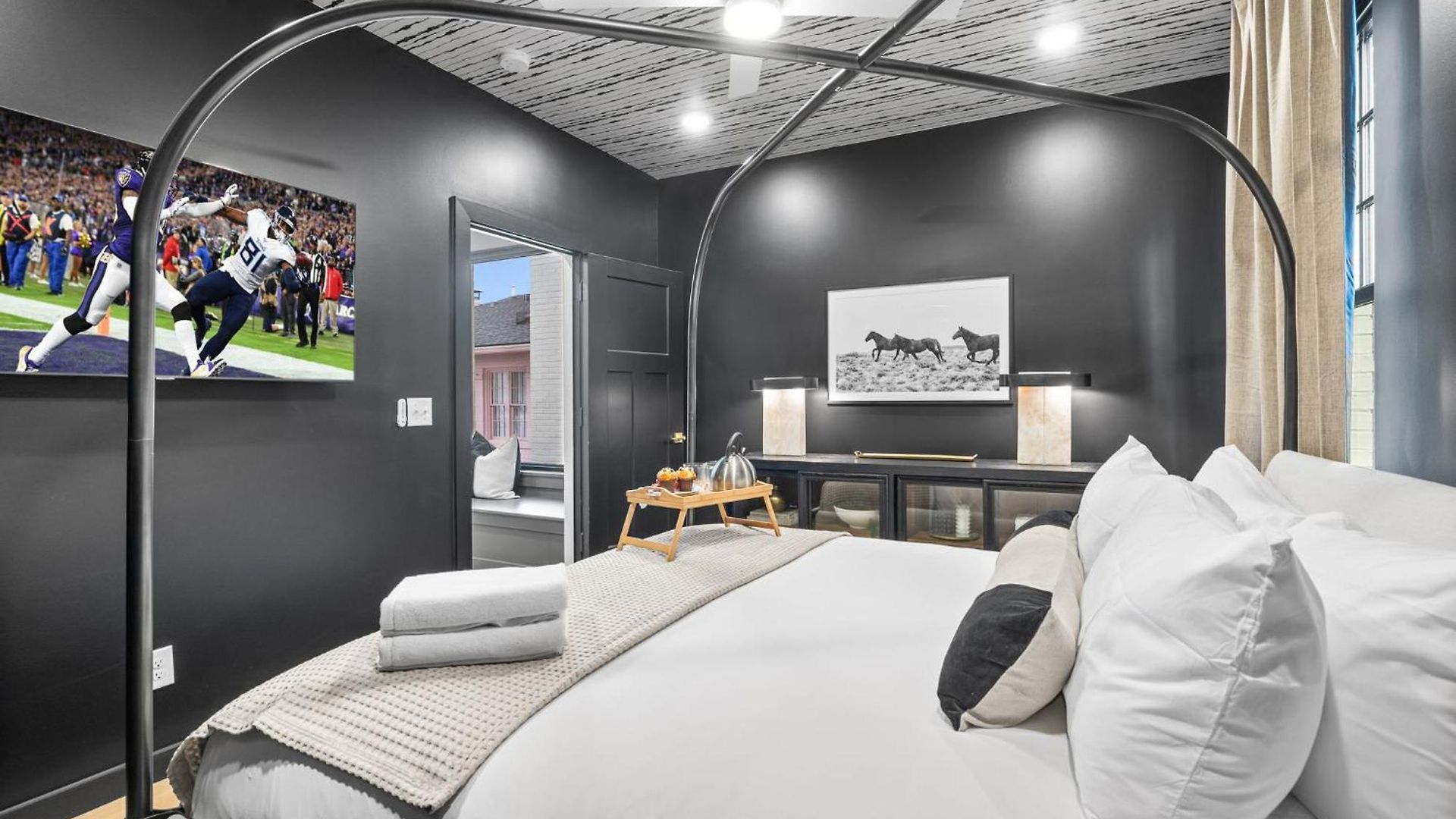 The Modern Cowboy - Rooftop On Music Row Nashville