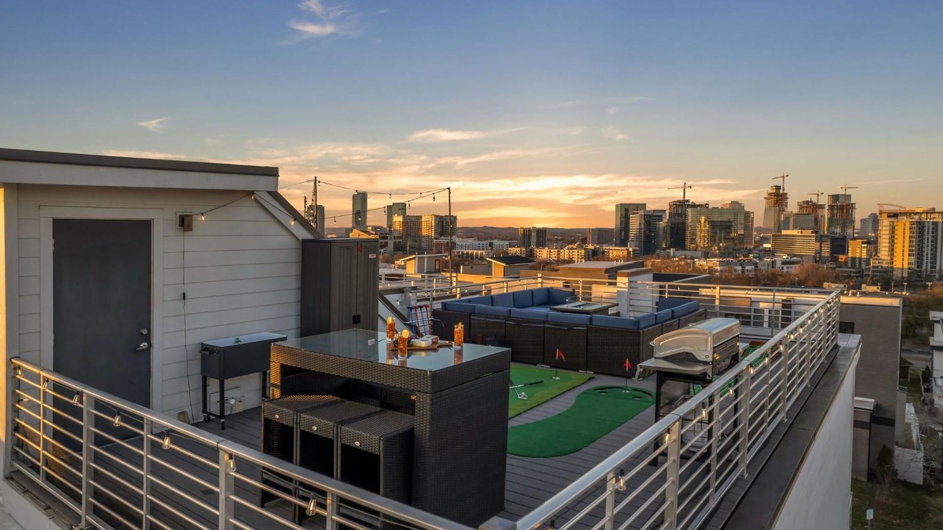 The Skyline Social - Retreat & Private Rooftop Holiday home Nashville
