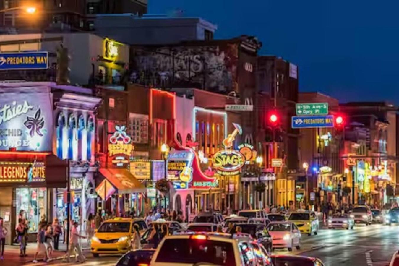 Riverfront Luxury - Walk To Downtown Broadway, Private Patio Nashville