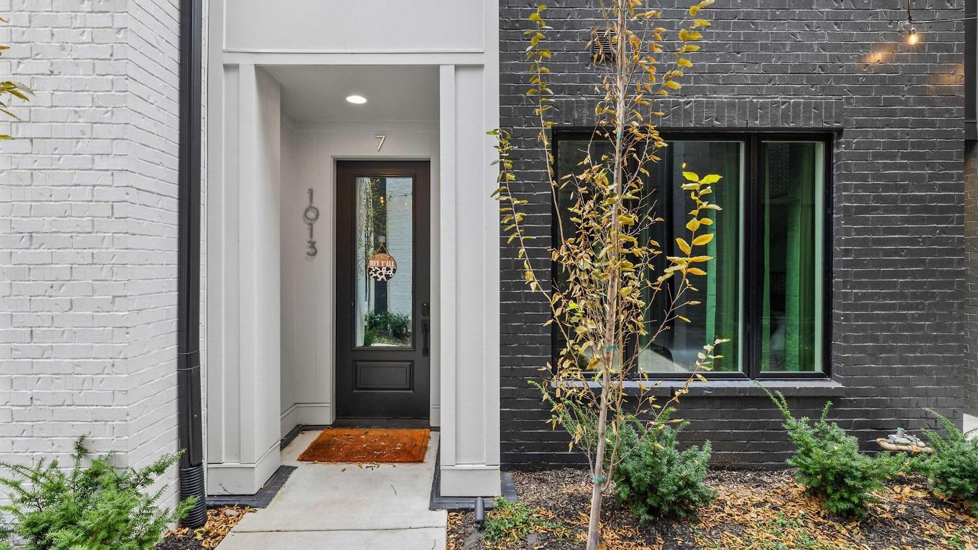 Elegant Nash Karaoke Haven With Rooftop Fire Table Holiday home