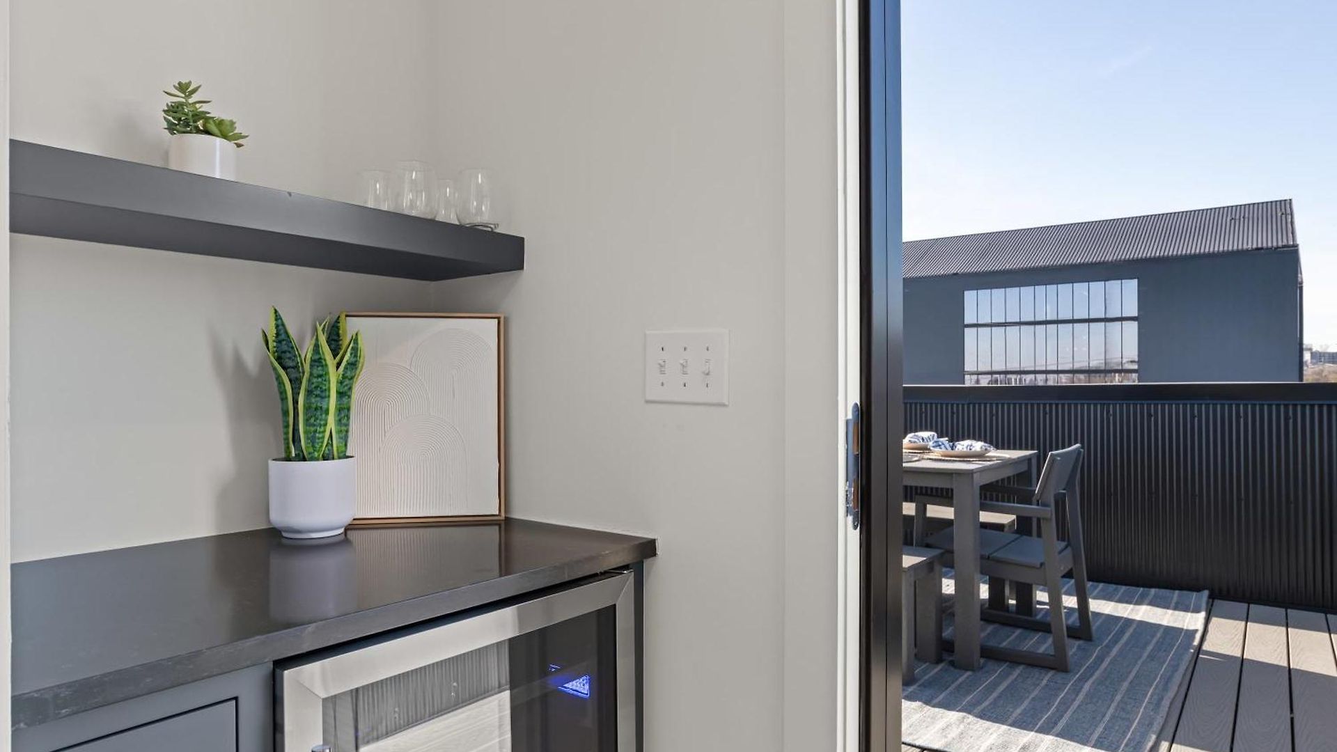 The Linden - Rooftop Views Refined Design New