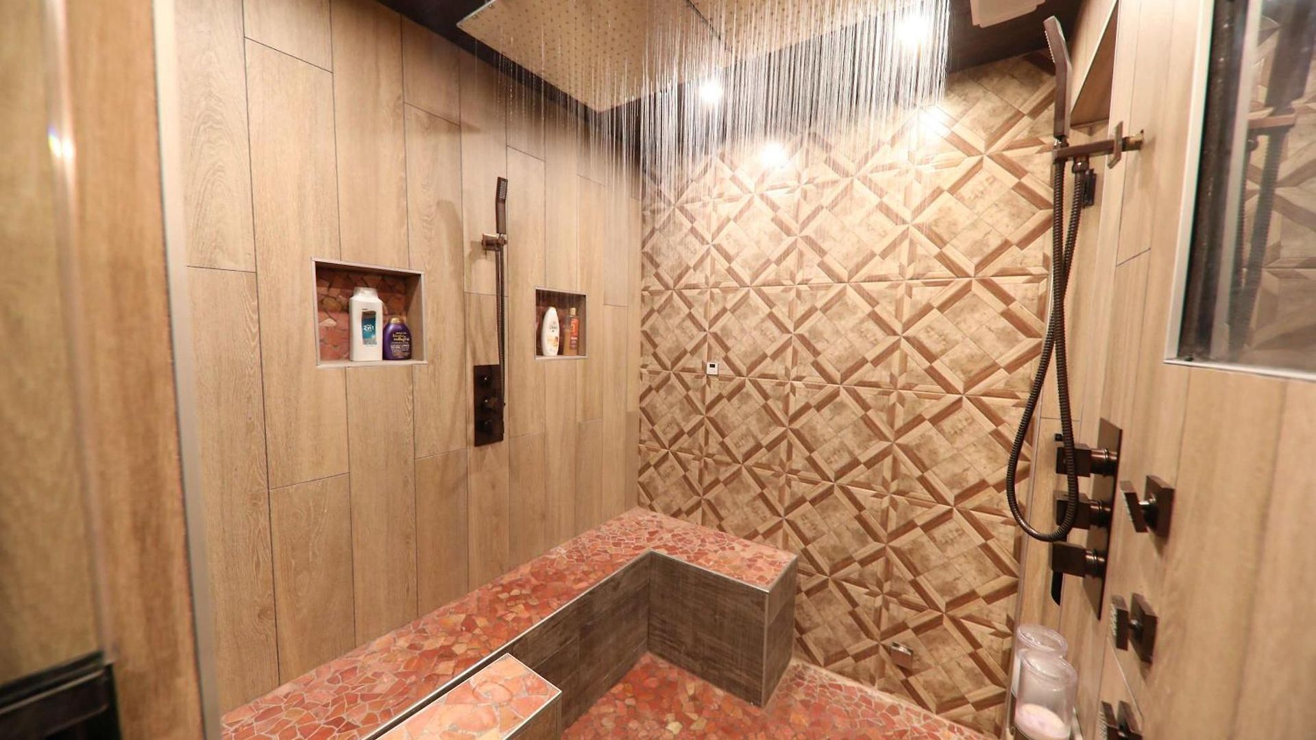 Rockstar Penthouse Speakeasy - Massive By Broadway Holiday home *