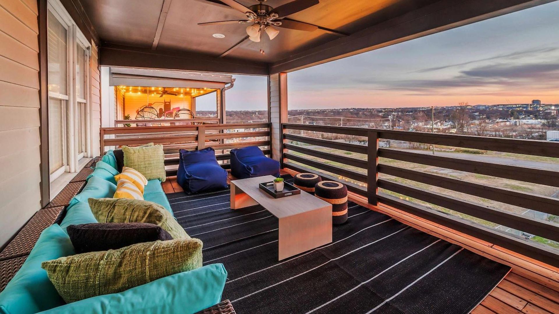Game Balcony Backyard Near Downtown Nash *