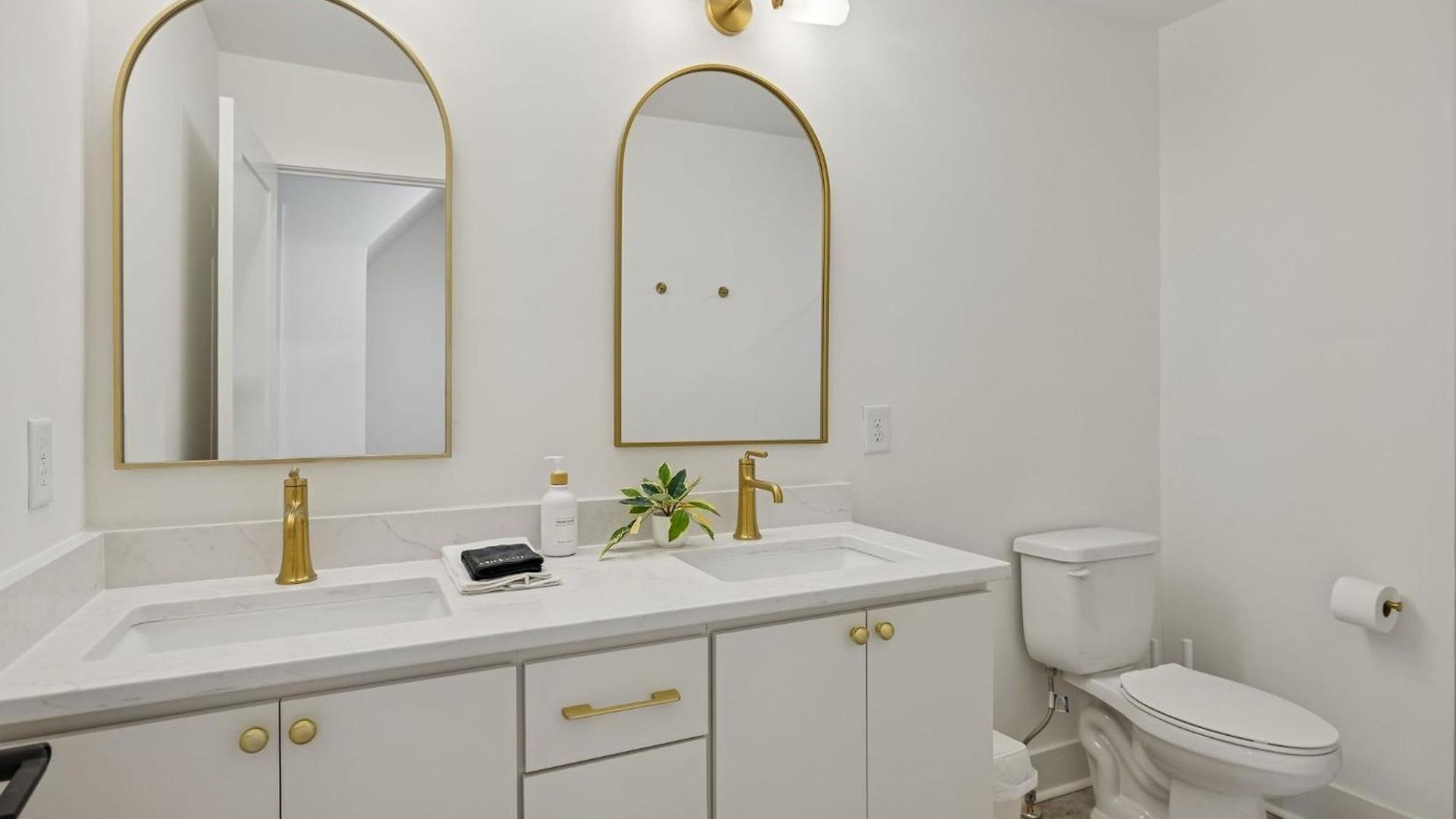 Holiday home Chic Nash Townhouse Rooftop Patio And Views