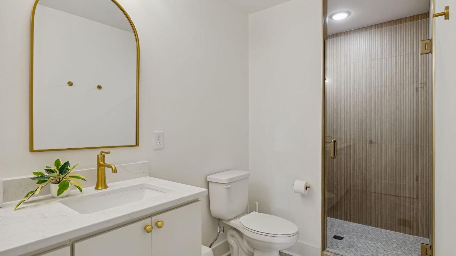 Chic Nash Townhouse Rooftop Patio And Views Holiday home *