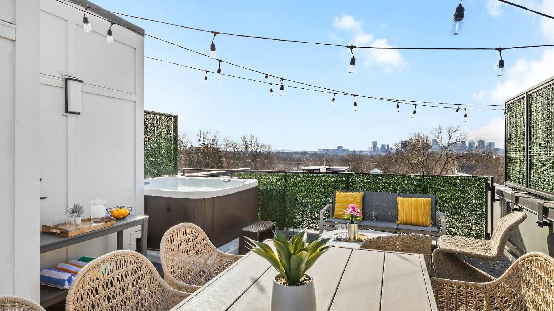 Hot Tub Hang Grill Parking Views Of Downtown Nashville