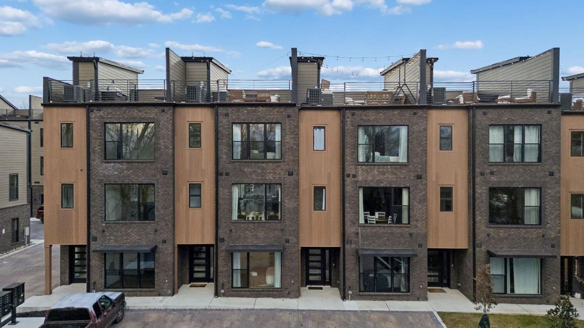 Chic Nash Townhouse Rooftop Patio And Views *