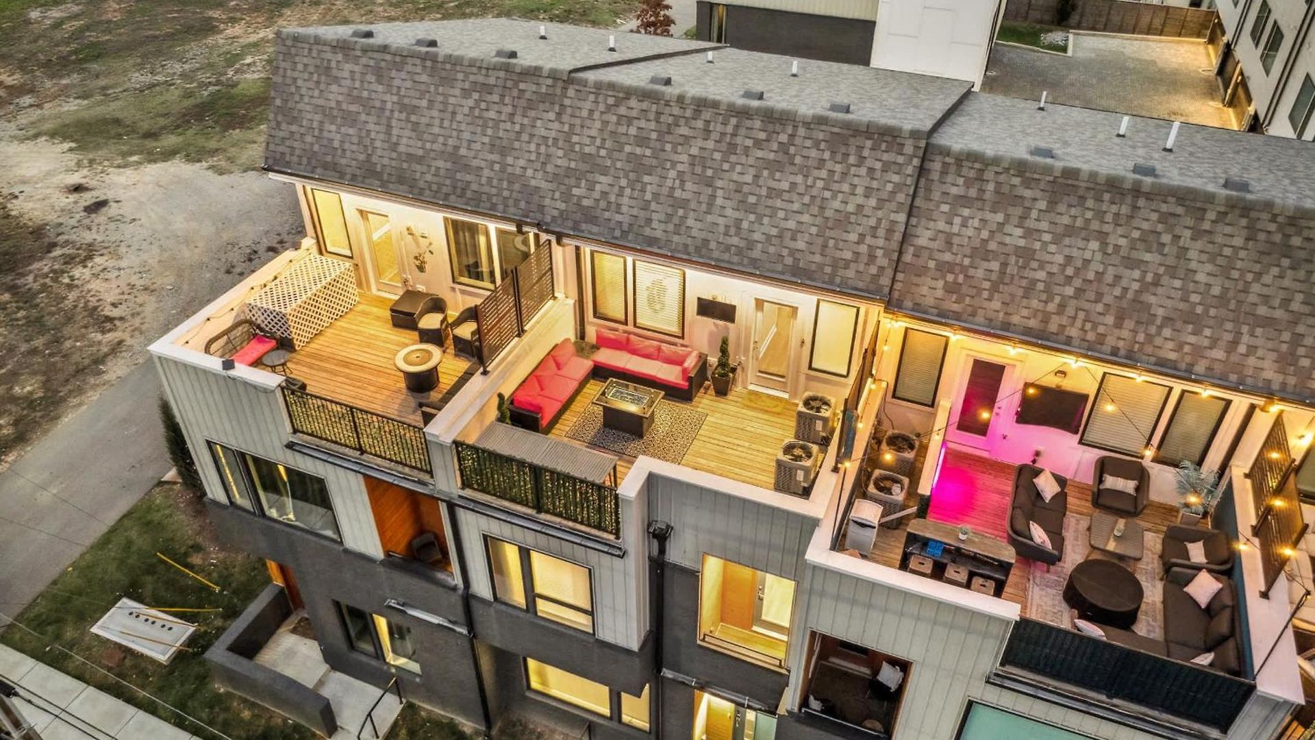 Private With Rooftop Game Near Downtown Holiday home Nashville