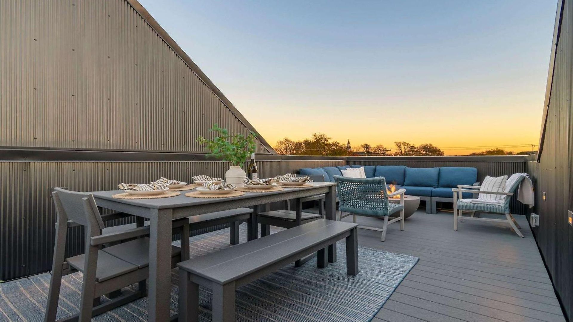 The Elmwood & Ashford - 8br Weho Rooftops Holiday home