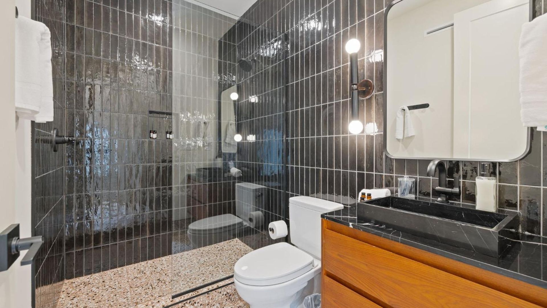 Holiday home The Elmwood & Ashford - 8br Weho Rooftops