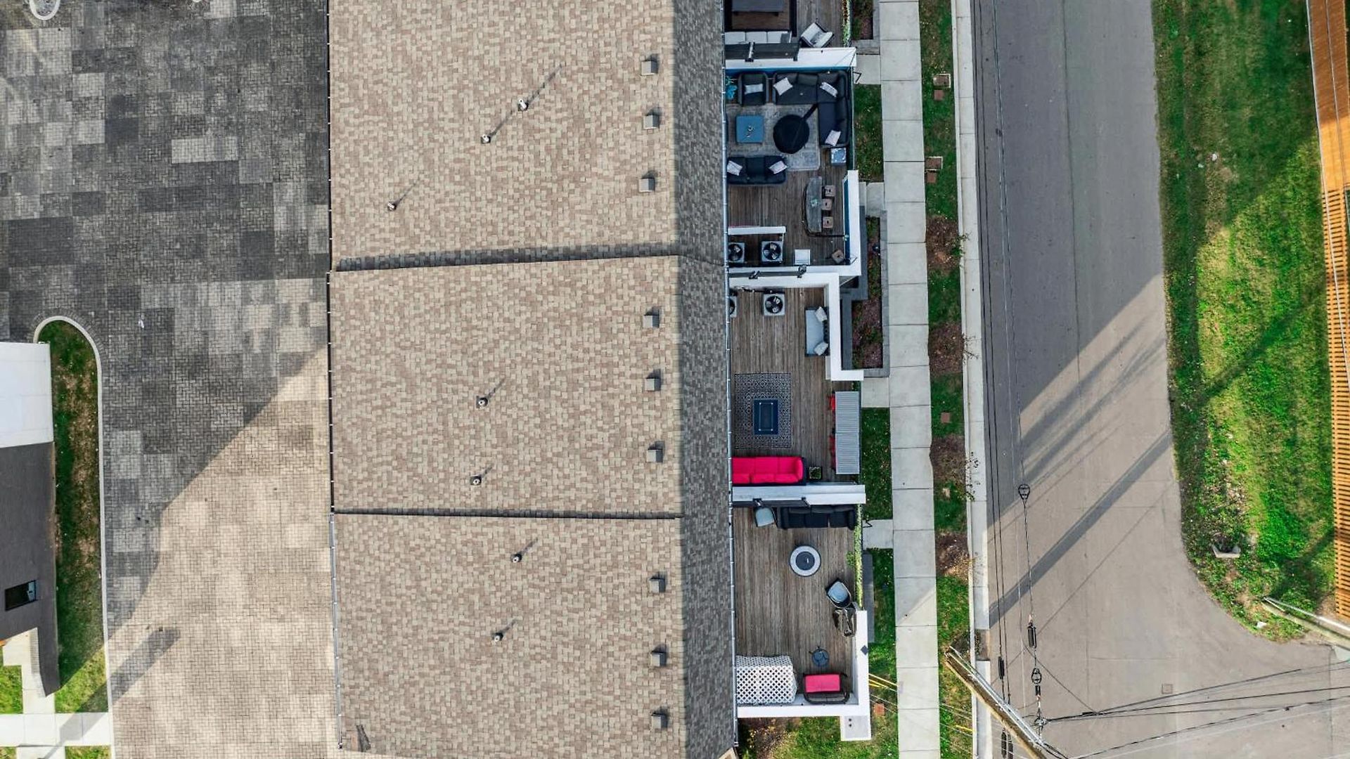 Private With Rooftop Game Near Downtown Holiday home *