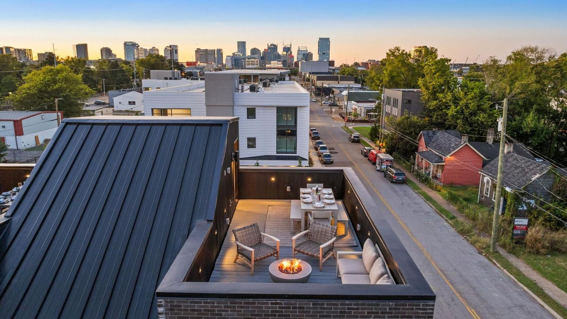 The Elmwood & Ashford - 8br Weho Rooftops * Nashville