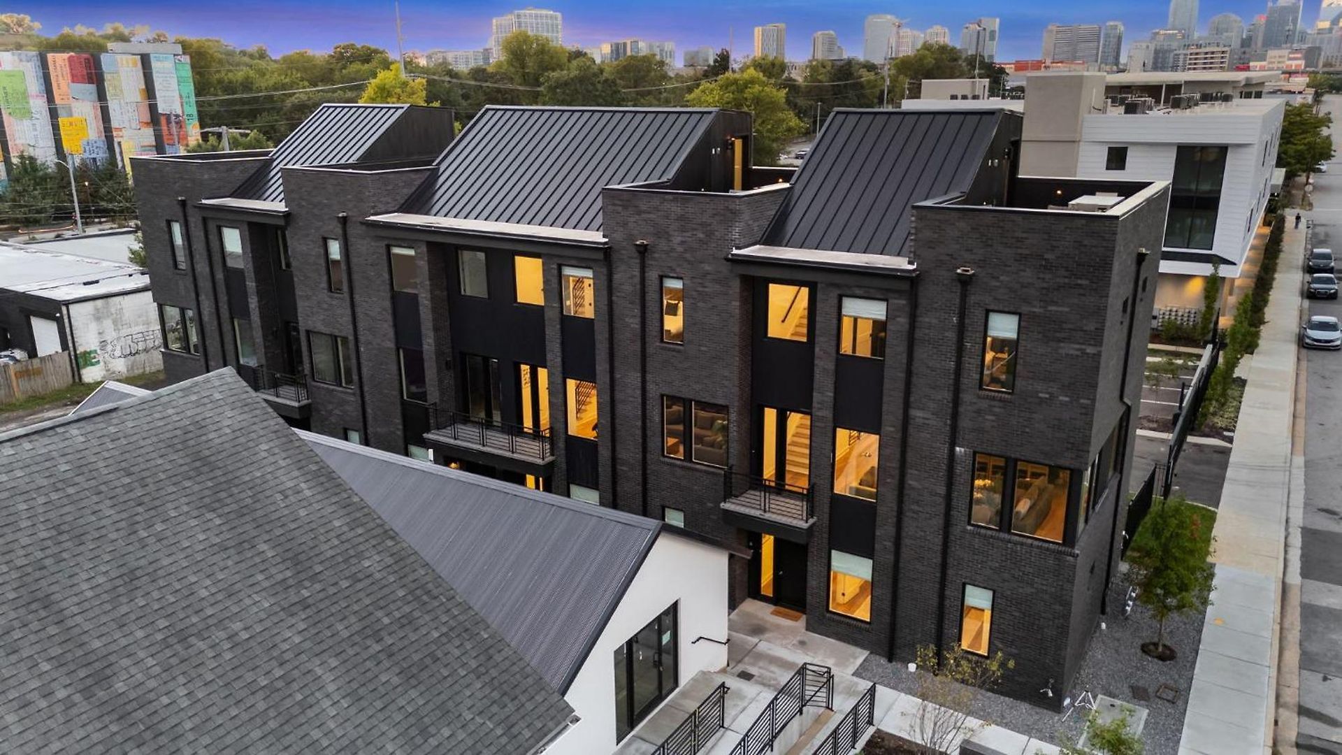 The Elmwood & Ashford - 8br Weho Rooftops *