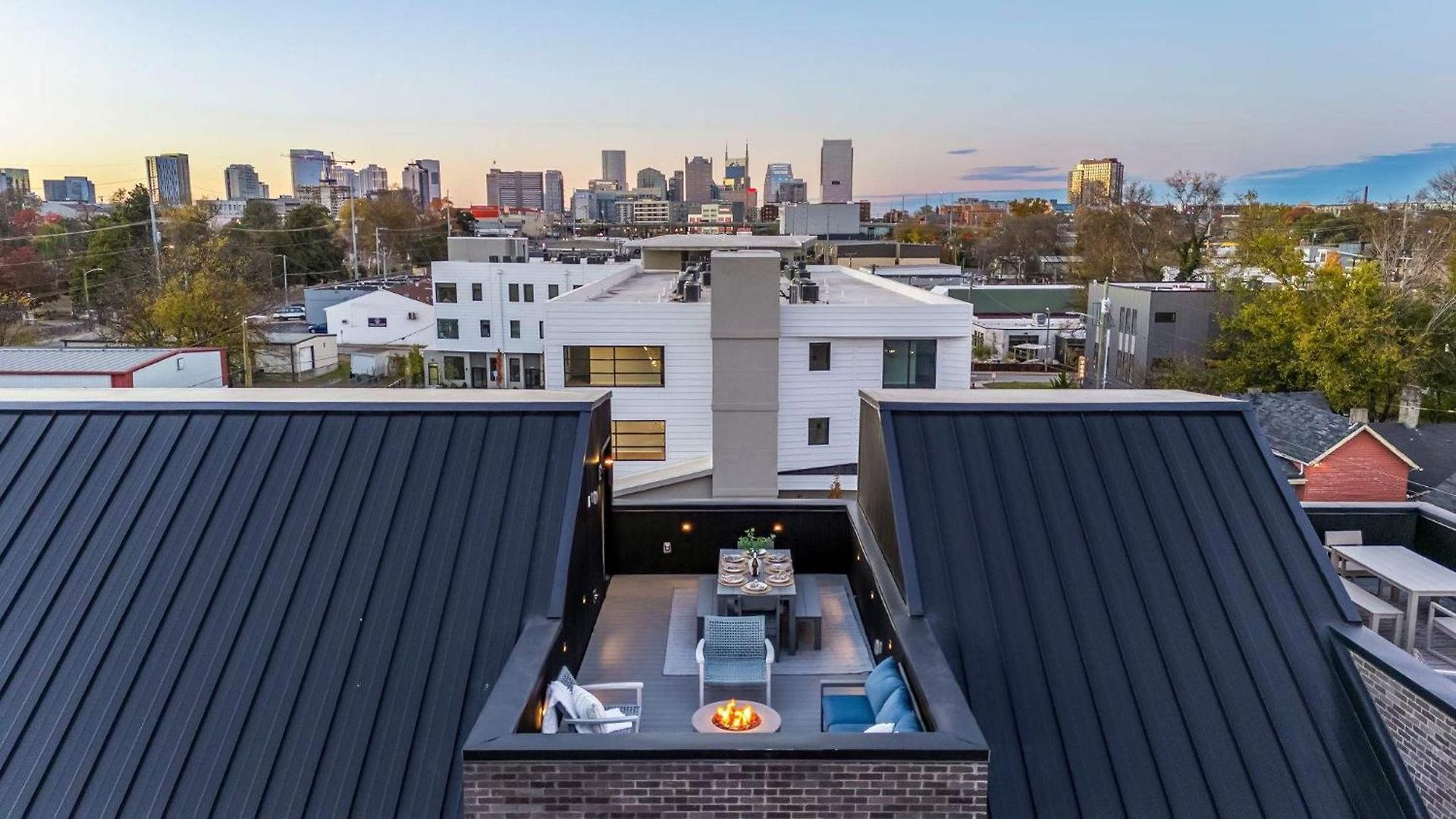 The Elmwood & Ashford - 8br Weho Rooftops Holiday home *