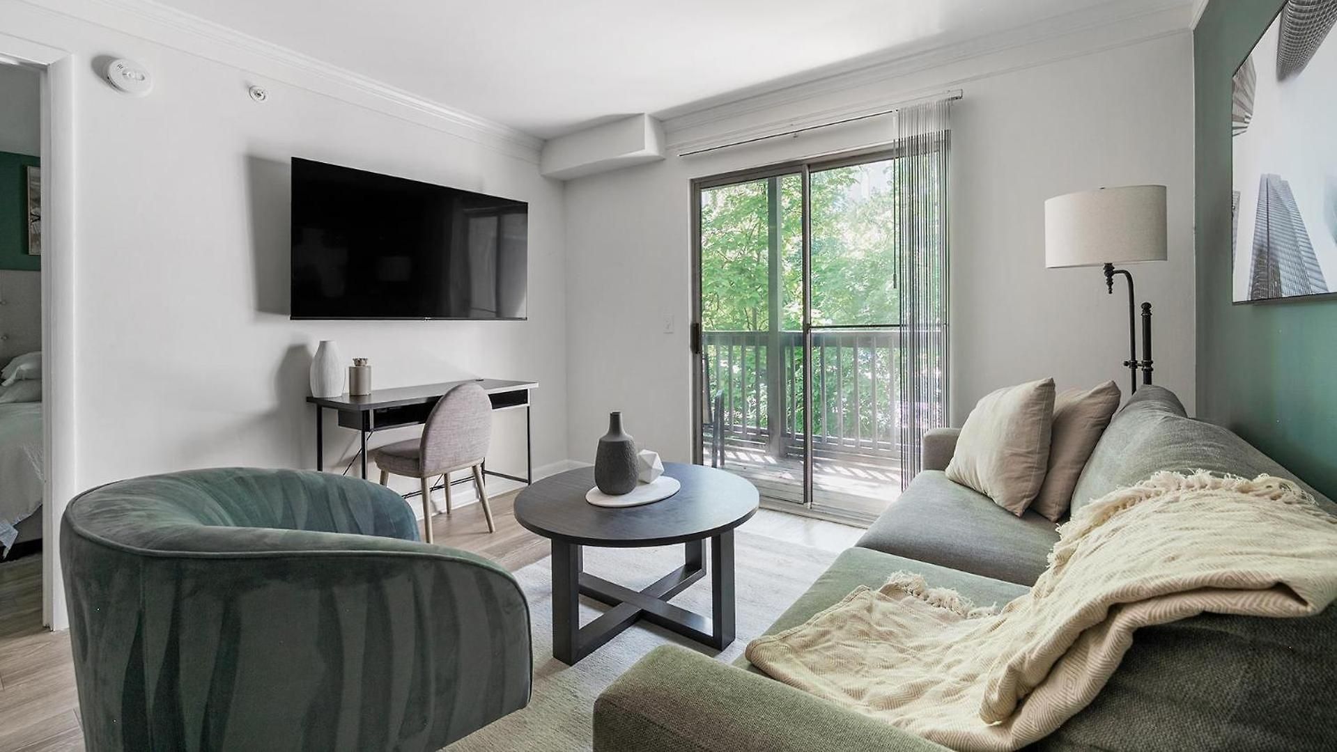 Landing - The Metropolitan Apartment Nashville