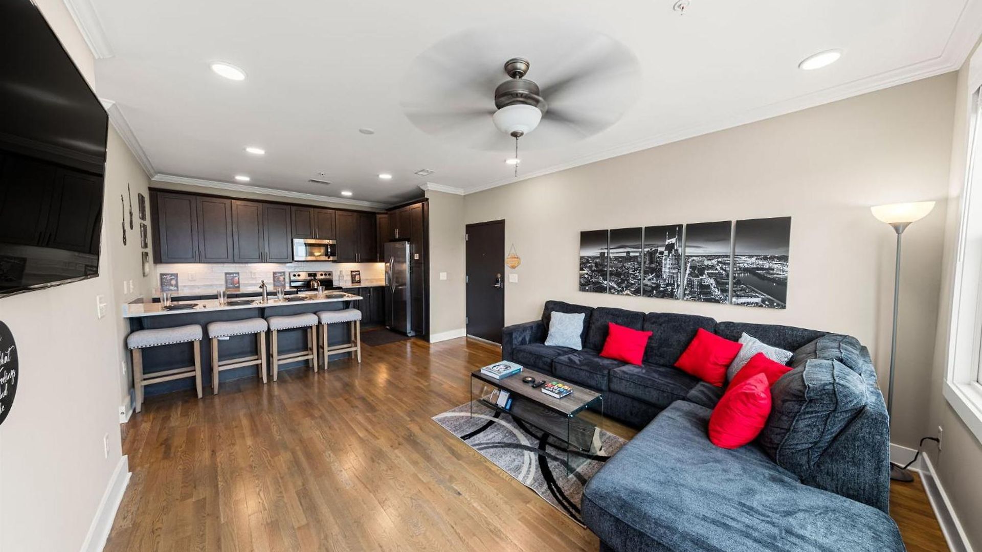 Apartment Midnight Strings - Cozy And Close To Downtown *
