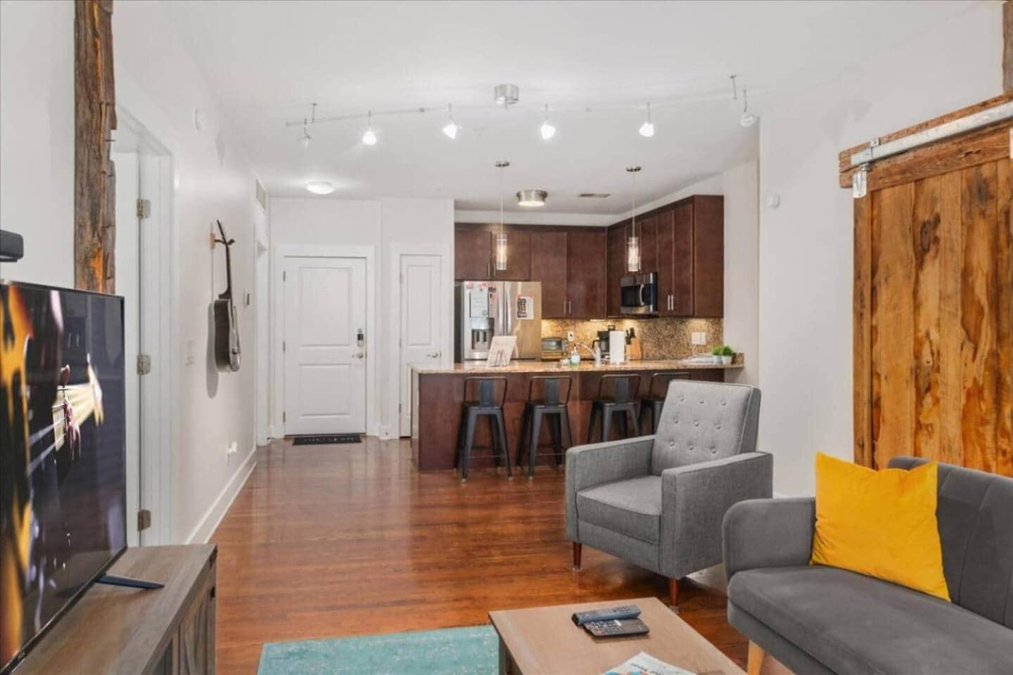 Apartment The Nook - Barn Doors & Broadway Dreams