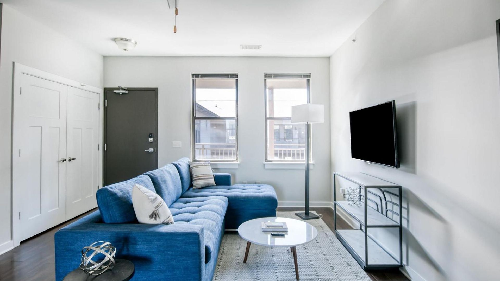 Apartment Two Cozysuites Music Row Lovely In *