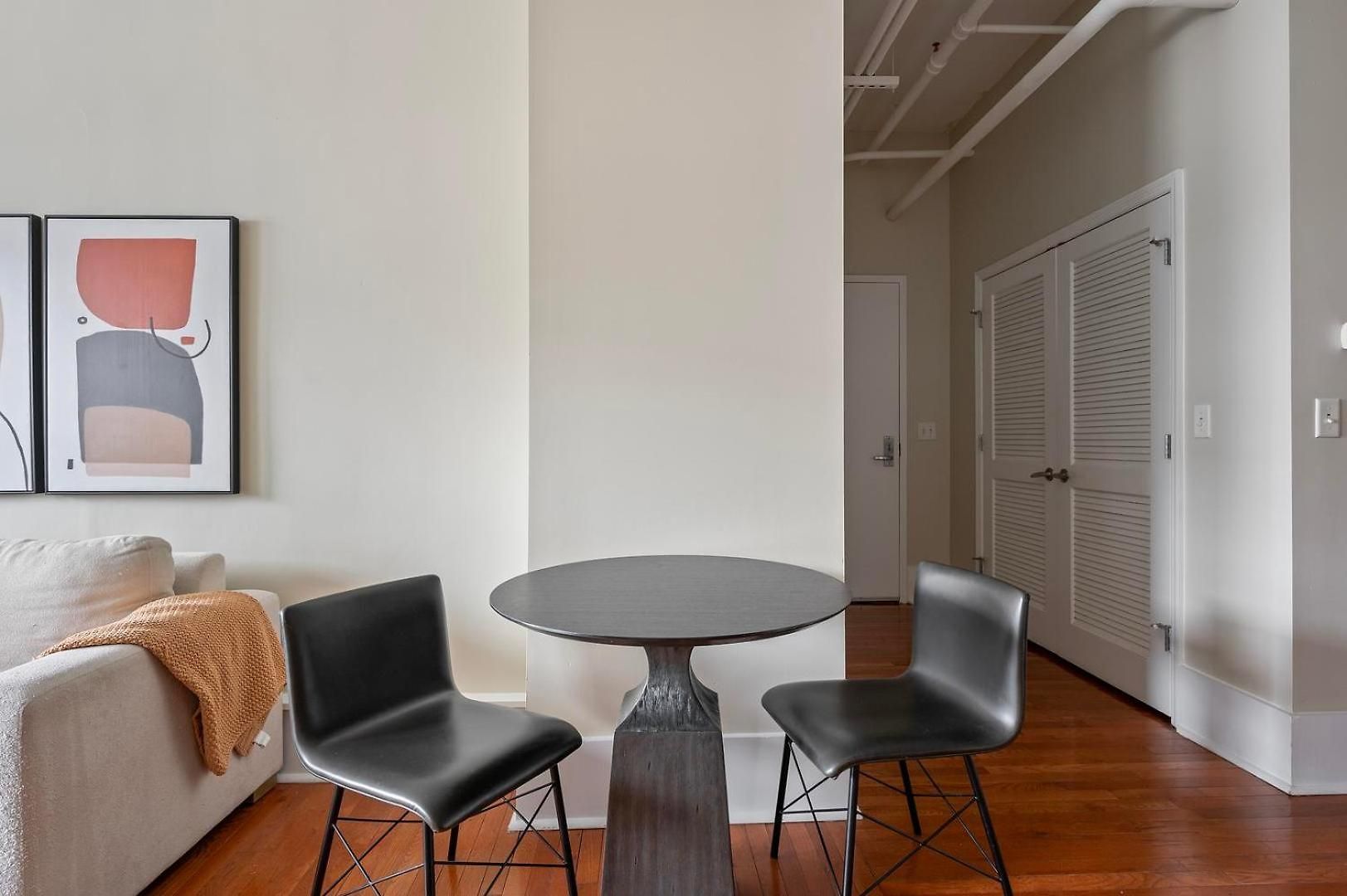 Landing Modern 2bd Gym Apartment