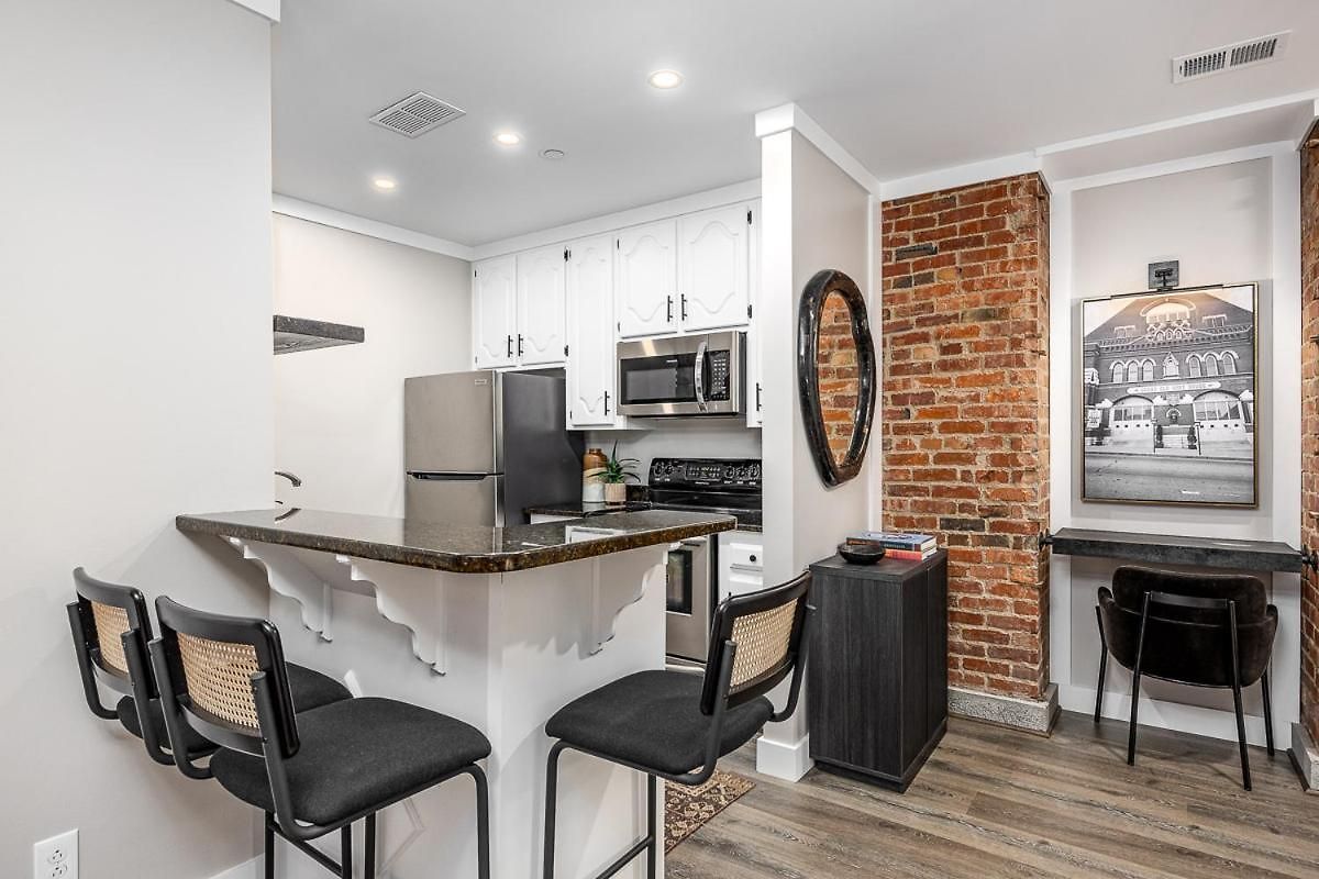 Apartment Music Dreams Downtown - Parking Included *