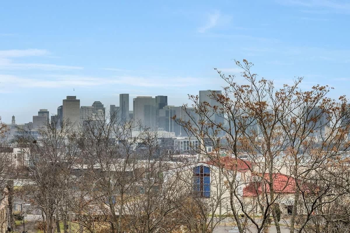 Huge Private Patio With Games & Skyline Views Apartment Nashville