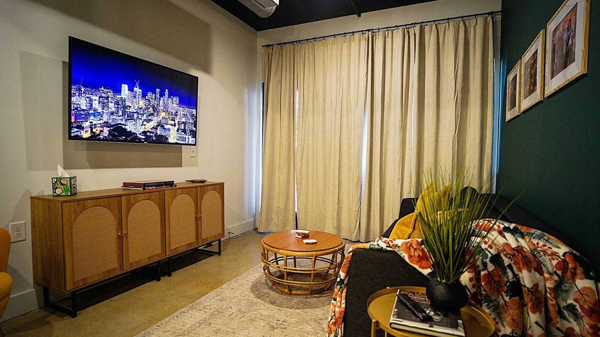 Modern 1br Just Minutes To Downtown Apartment