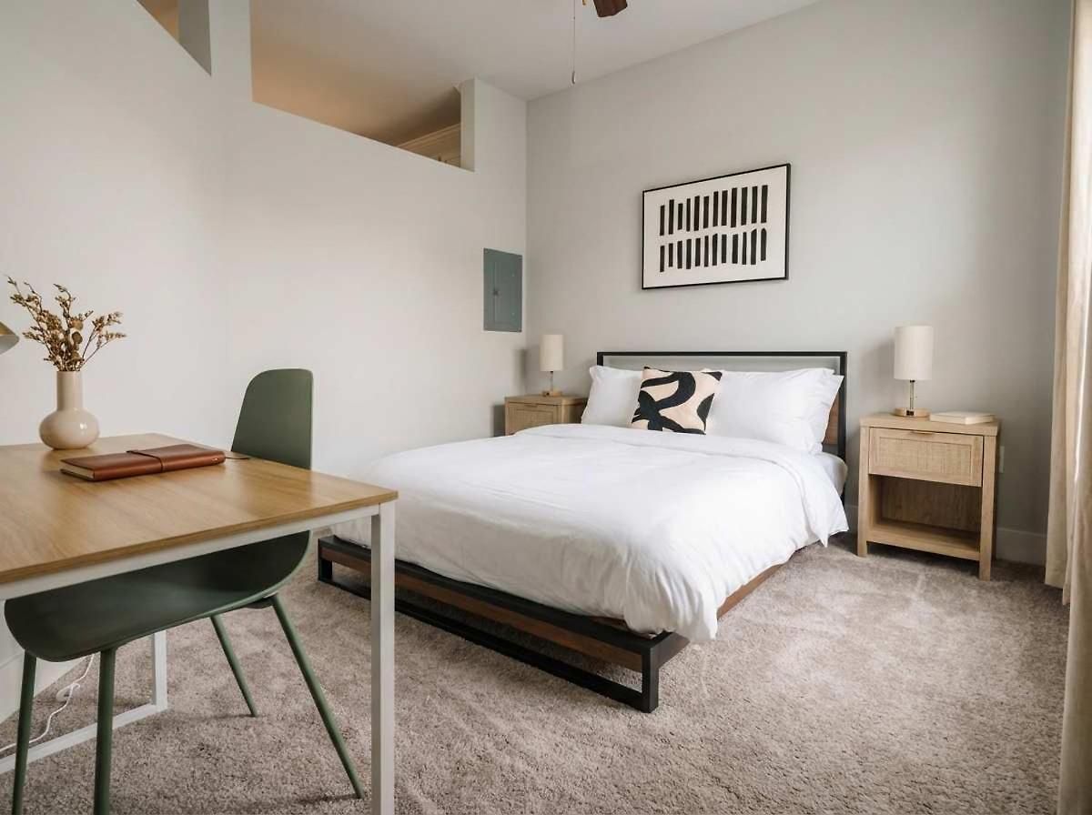 Apartment Boulevard Midtown 1br Pool Gym Parking 05 Nashville