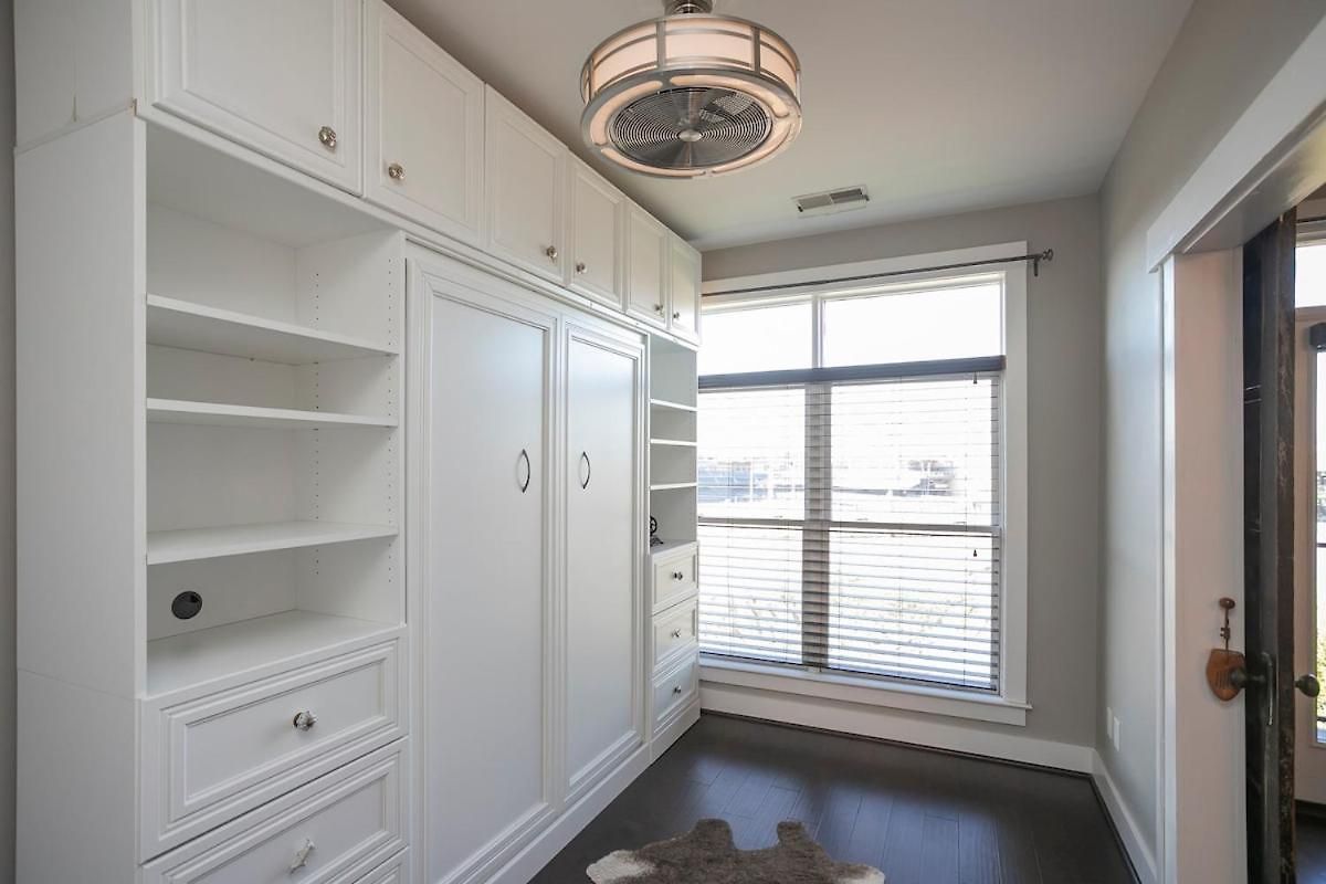 Beautiful In The Heart Of Downtown Walk To Broadway Apartment *