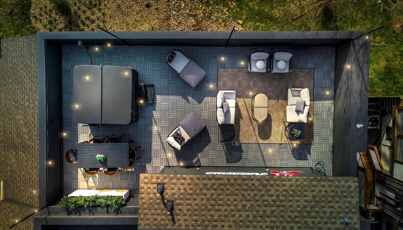 Apartment Luxe Urban Retreat - Private Rooftop Hot Tub Deck *
