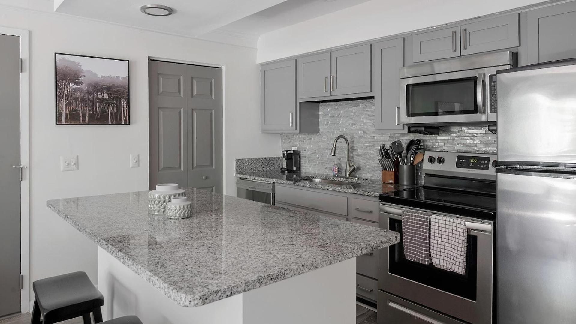 Apartment Landing - The Metropolitan