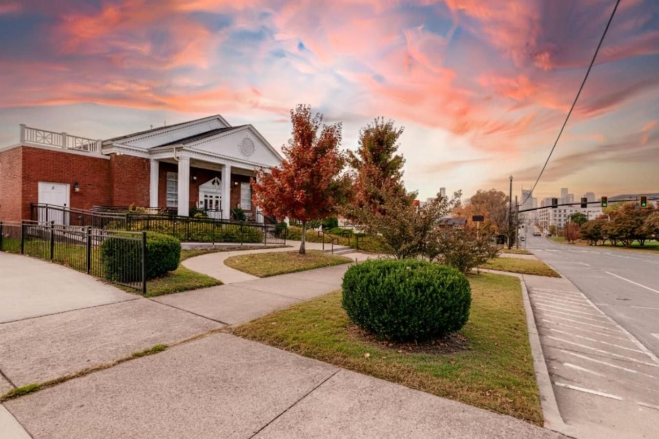 Updated 1br In East Nash-historic Church Building Apartment