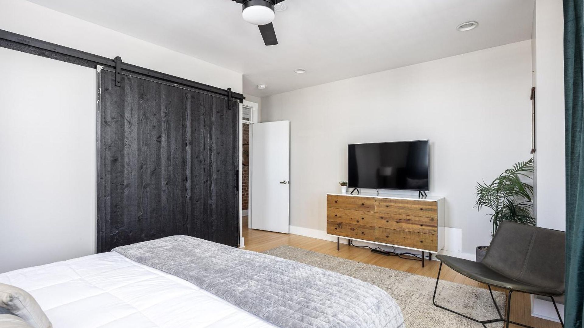 Music Views Downtown - Parking Included Apartment Nashville