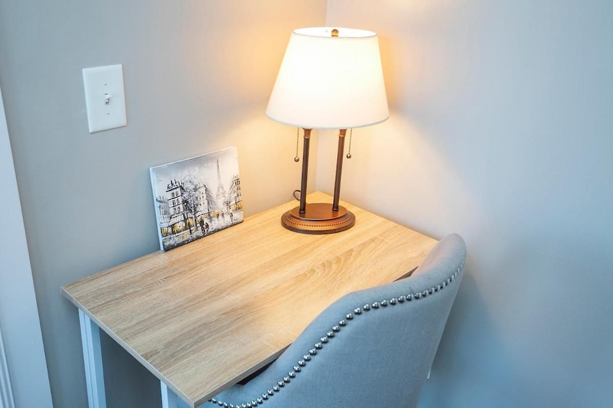 Beautiful In The Heart Of Downtown Walk To Broadway Apartment