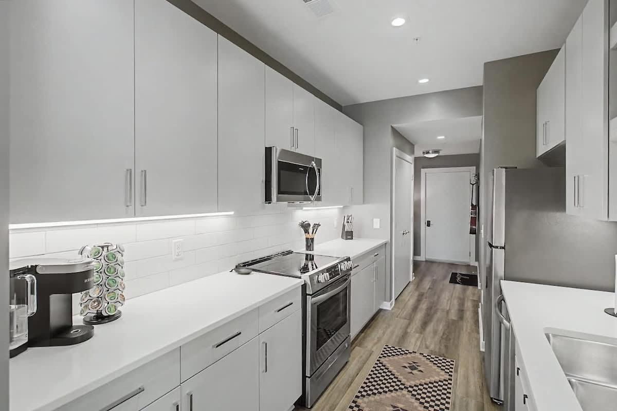 2br In Walkable Area & 5 Mins To Broadway Apartment *