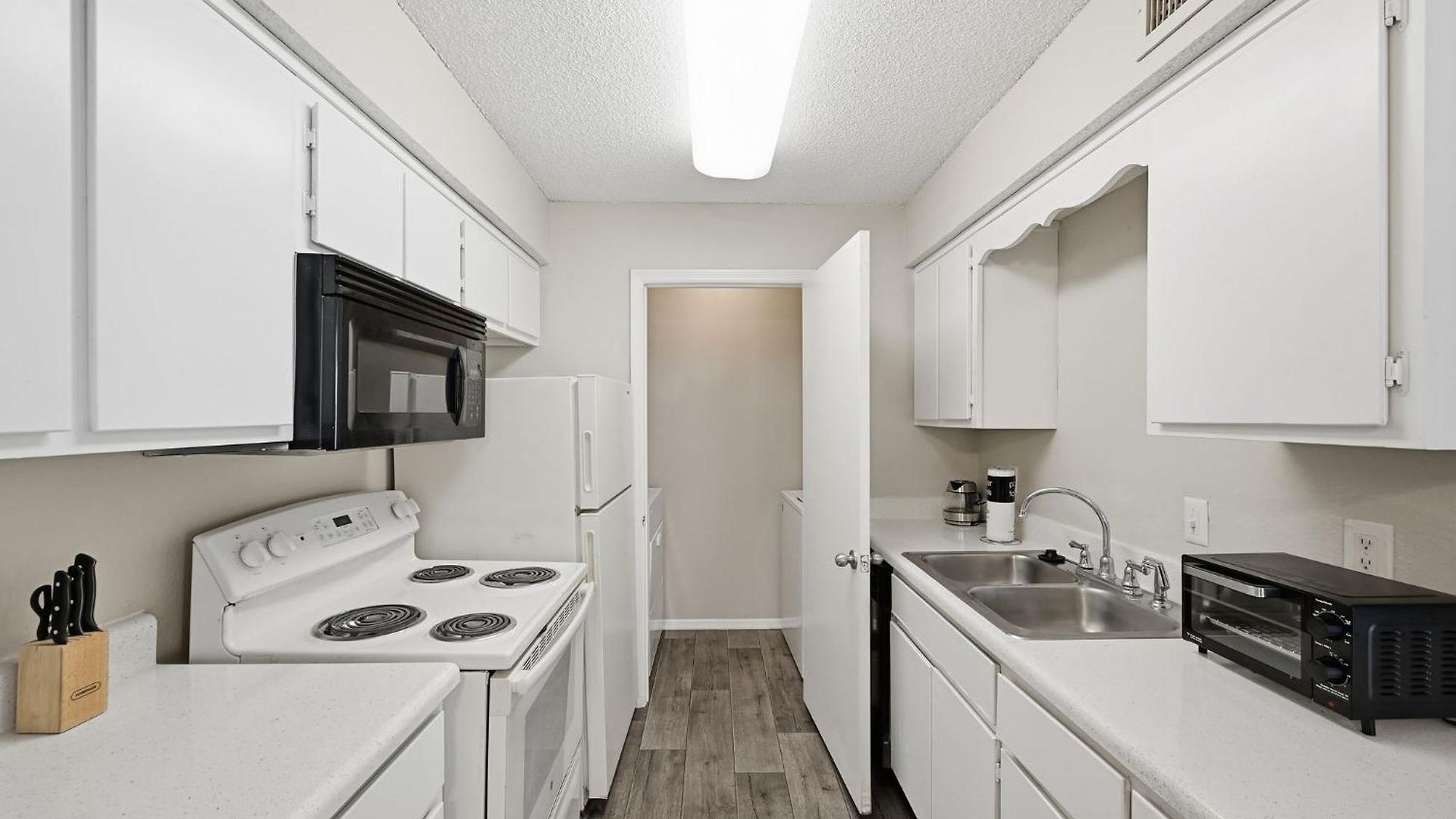 Comfortable Retreat With In-unit Washerdryer