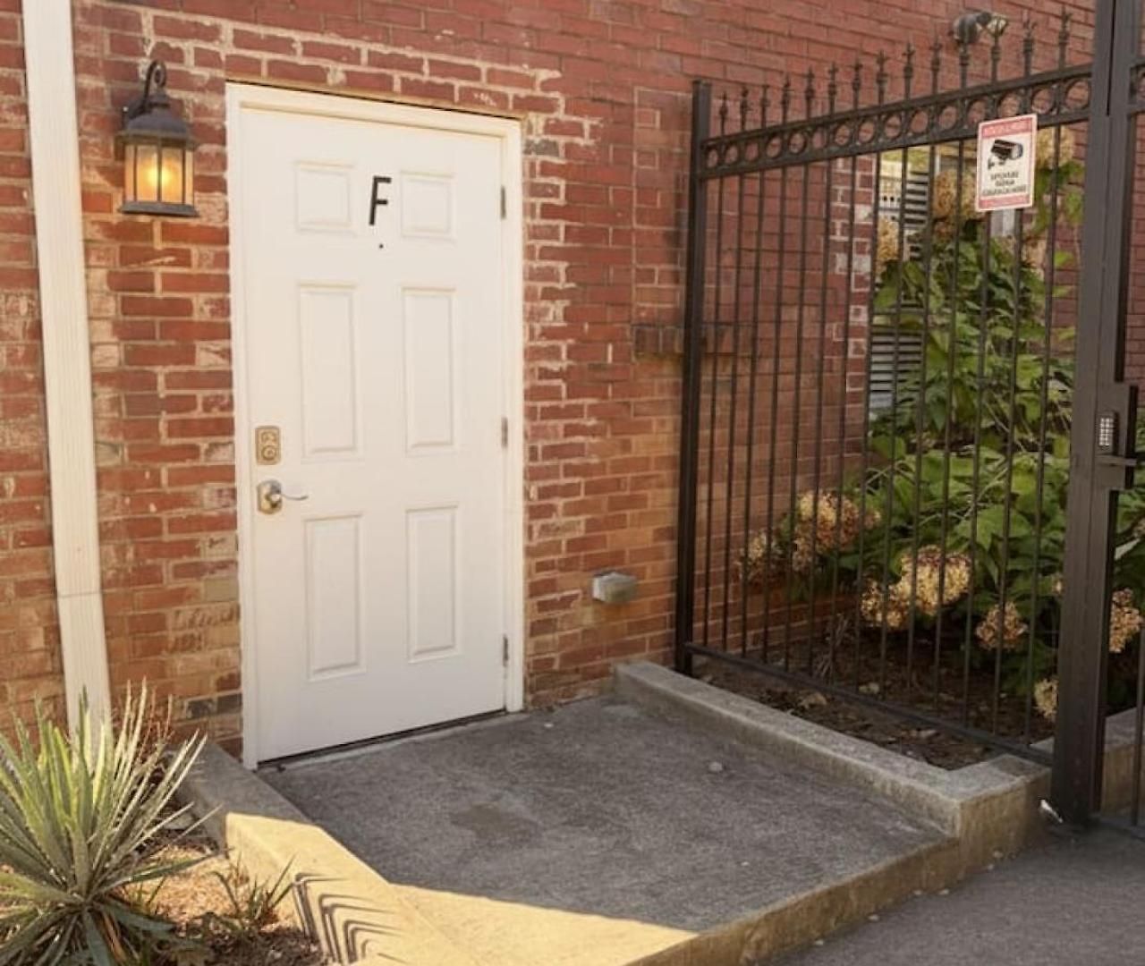 Bright And Cozy Church Conversion1br Nashville