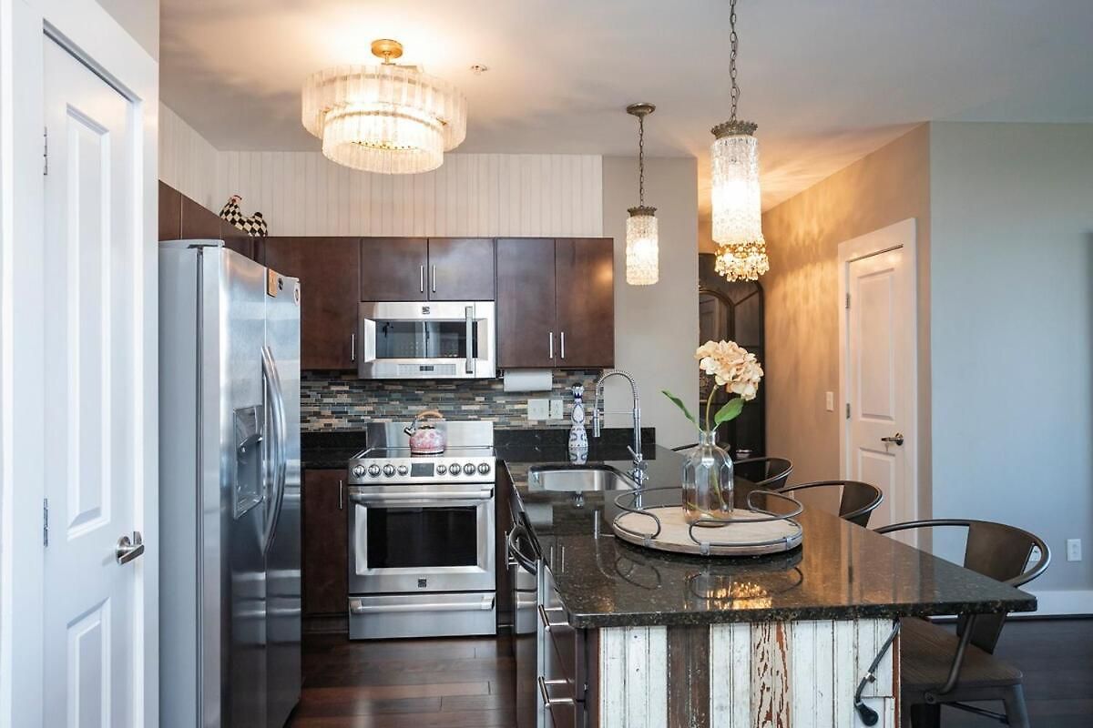 Apartment Beautiful In The Heart Of Downtown Walk To Broadway