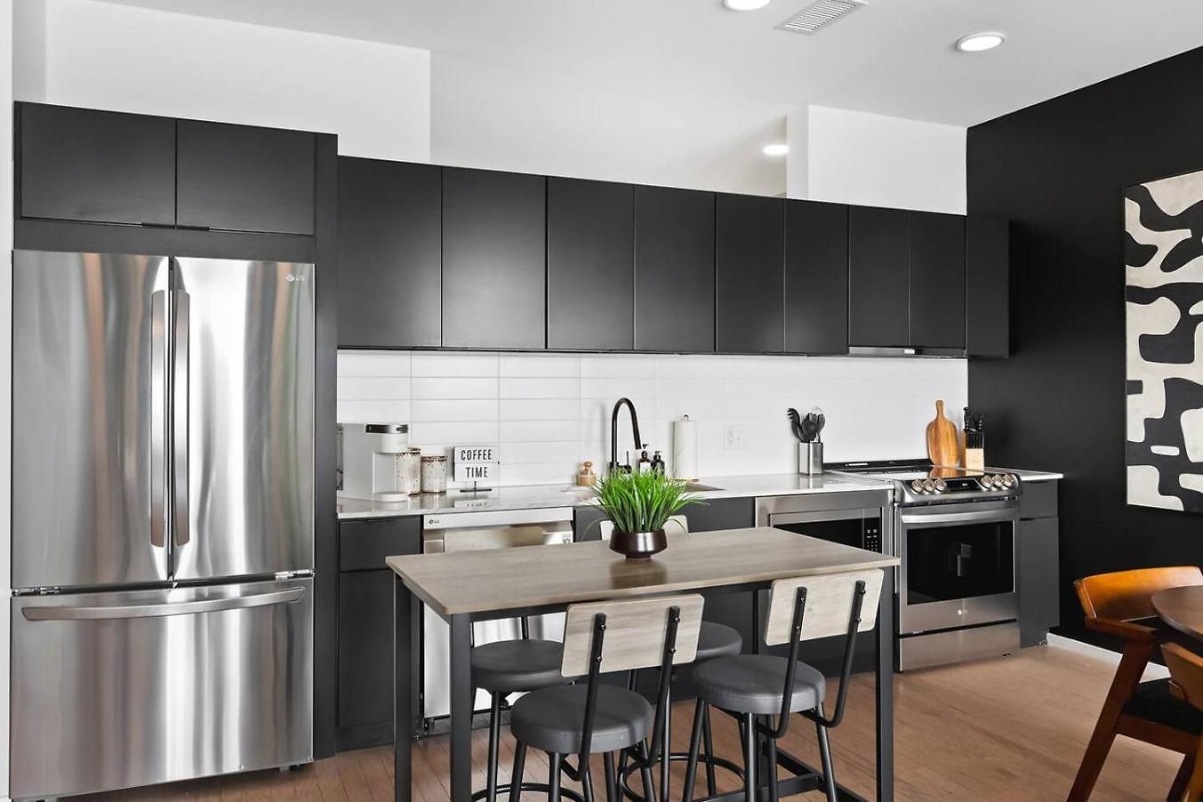 Upscale Riverview With Garage Walk To Downtown Apartment Nashville