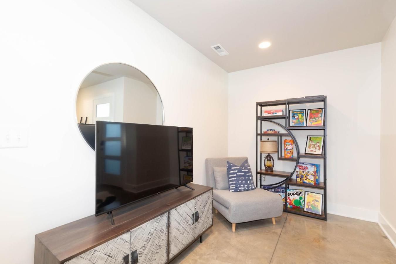 Apartment Stylish Brand-new Townhome Near Hotspots *