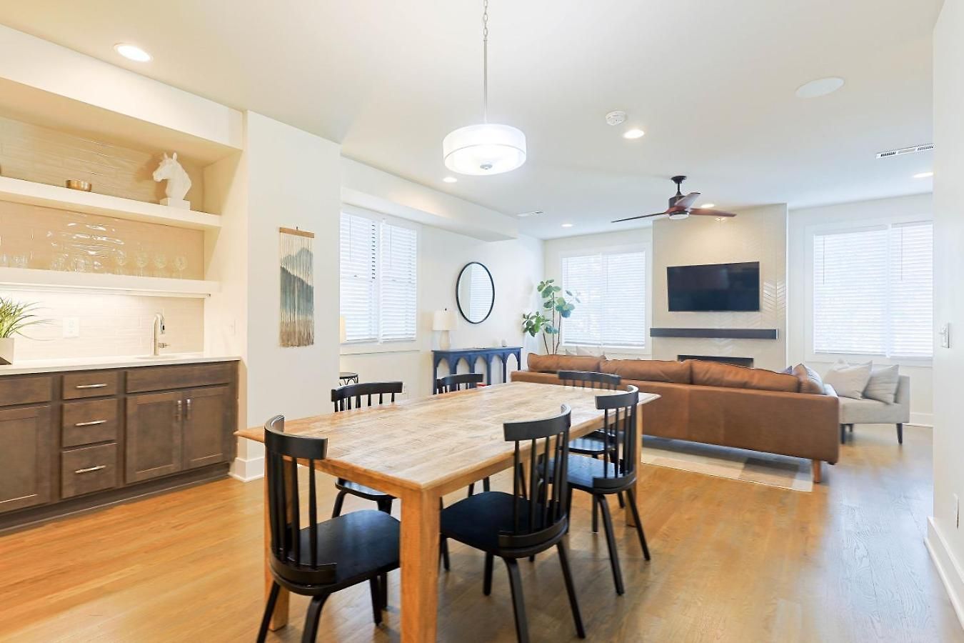 Stylish Brand-new Townhome Near Hotspots Nashville