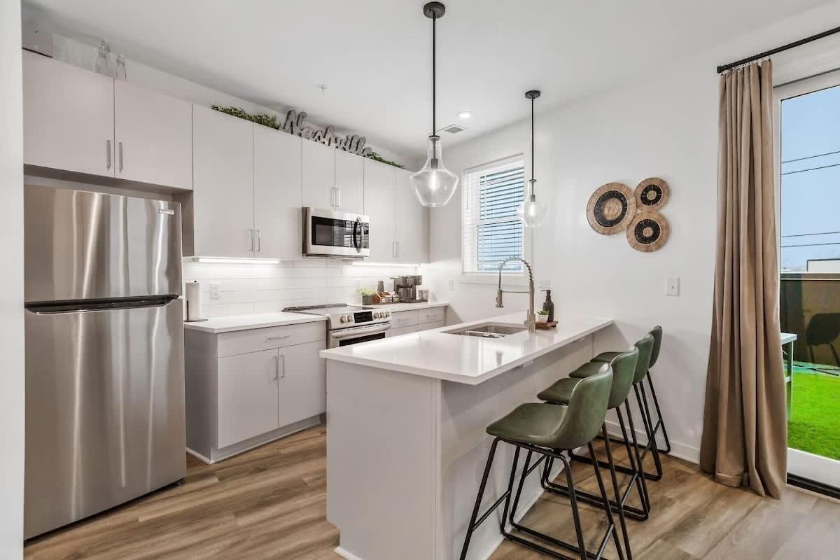 Huge Private Patio With Games & Skyline Views Nashville