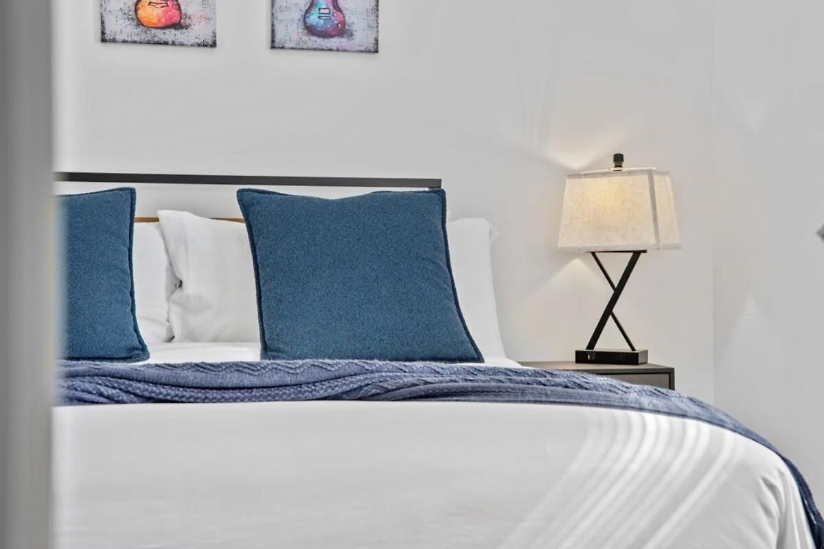 Apartment Two Cozysuites Music Row In
