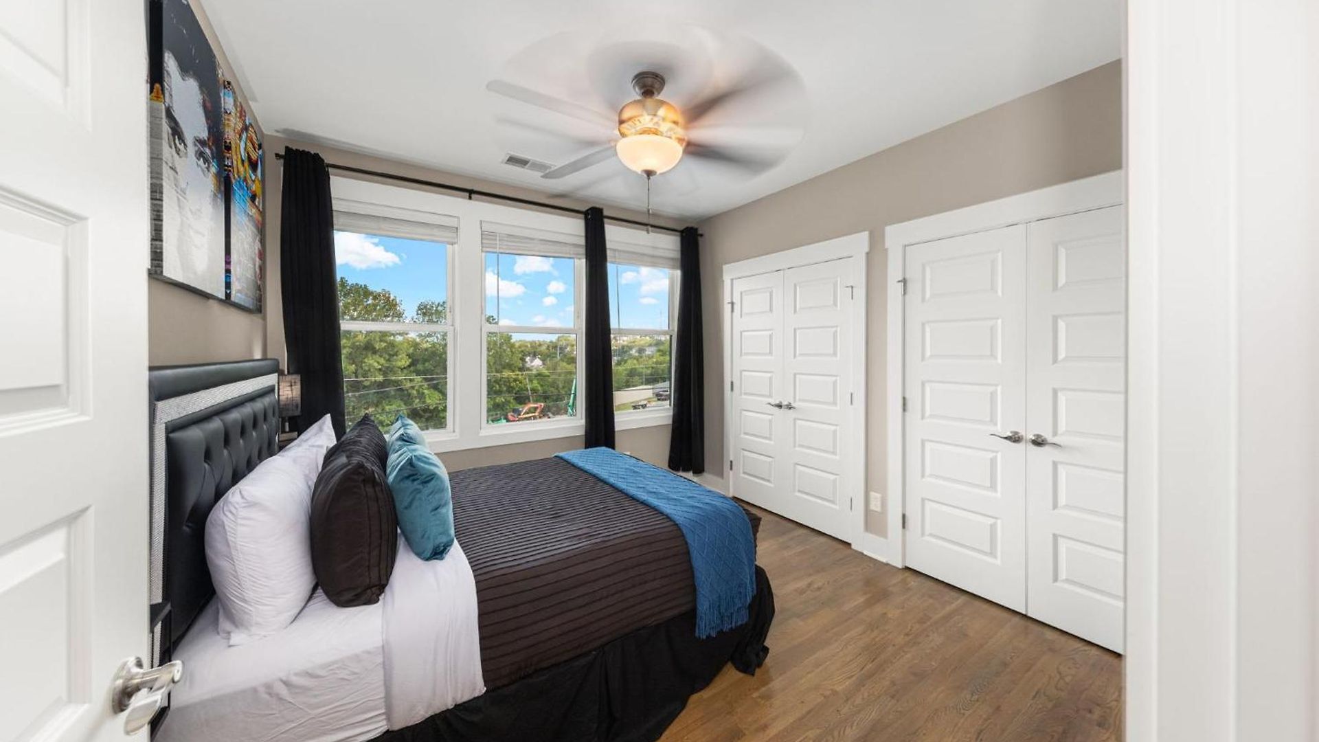 Midnight Strings - Cozy And Close To Downtown * Nashville