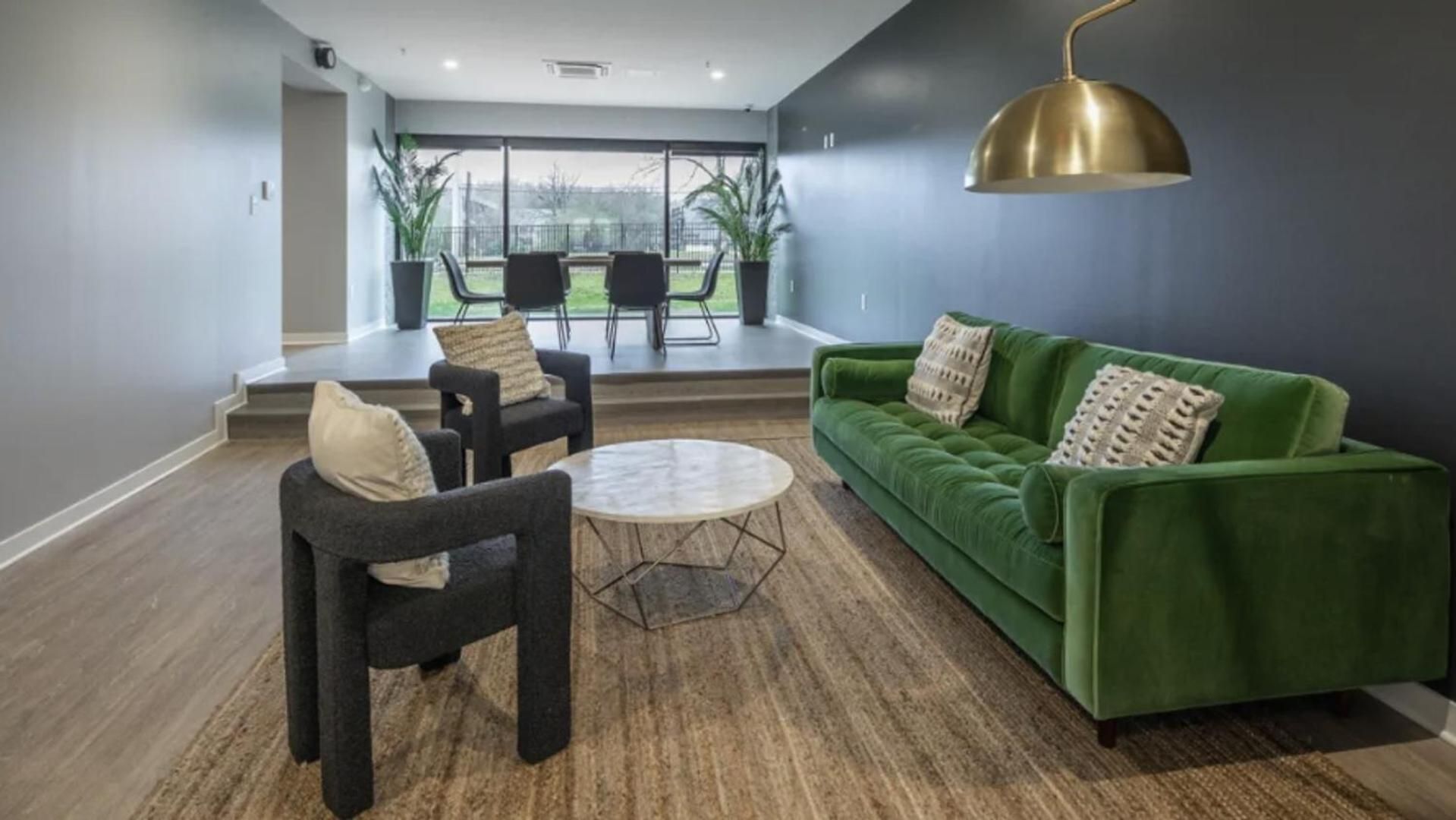 Landing Stylish Clubhouse Pool * Nashville
