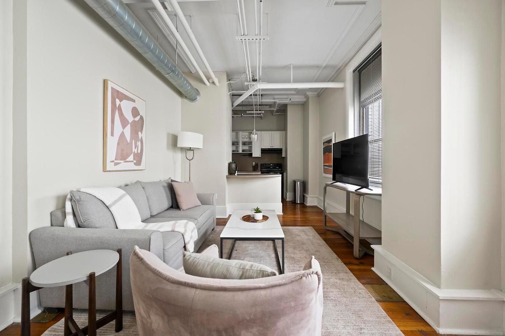 Landing Modern 2bd Gym Nashville